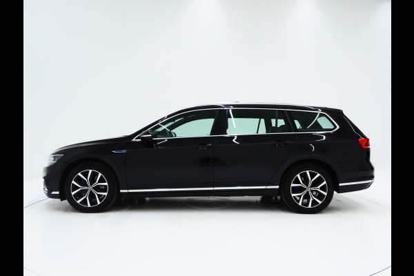 Volkswagen Passat Variant 1.4 TSI PHEV GTE | Panoramadak | Trekhaak | Massage | Camera | Adaptive Cruise | Carplay