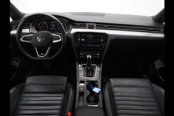 Volkswagen Passat Variant 1.4 TSI PHEV GTE | Panoramadak | Trekhaak | Massage | Camera | Adaptive Cruise | Carplay