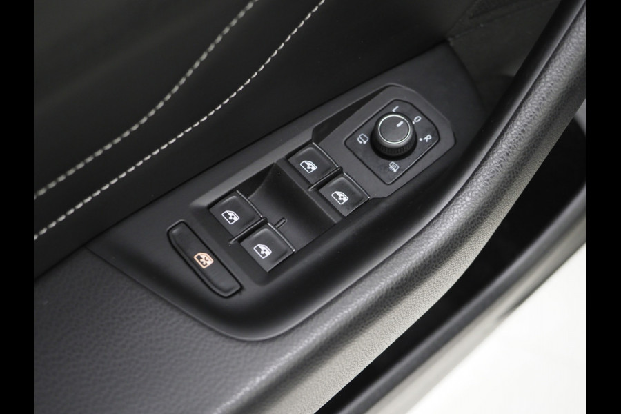 Volkswagen Passat Variant 1.4 TSI PHEV GTE | Panoramadak | Trekhaak | Massage | Camera | Adaptive Cruise | Carplay