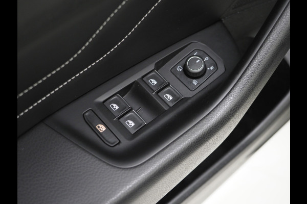 Volkswagen Passat Variant 1.4 TSI PHEV GTE | Panoramadak | Trekhaak | Massage | Camera | Adaptive Cruise | Carplay