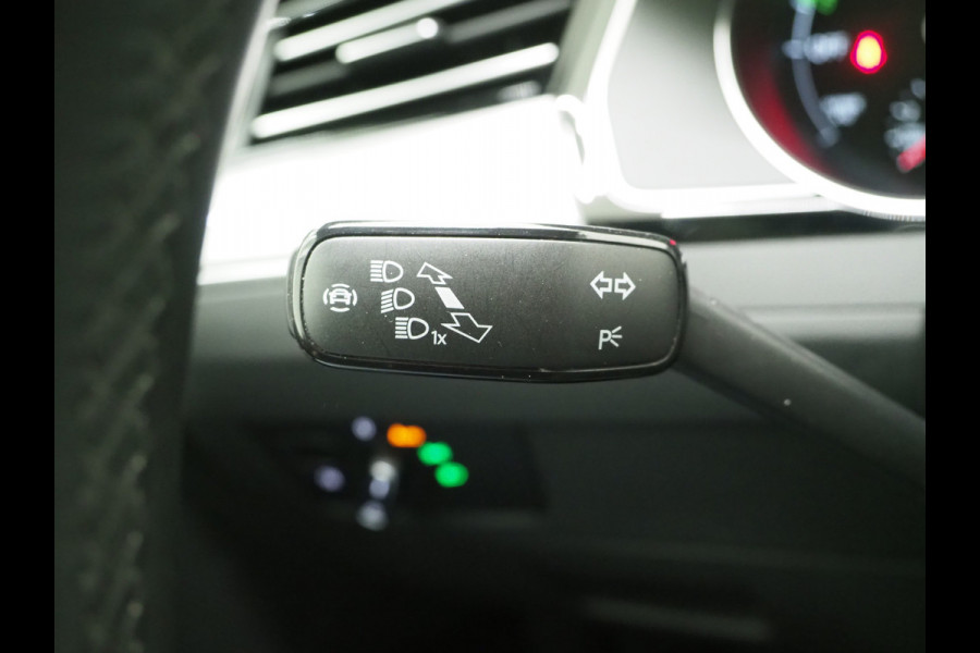 Volkswagen Passat Variant 1.4 TSI PHEV GTE | Panoramadak | Trekhaak | Massage | Camera | Adaptive Cruise | Carplay