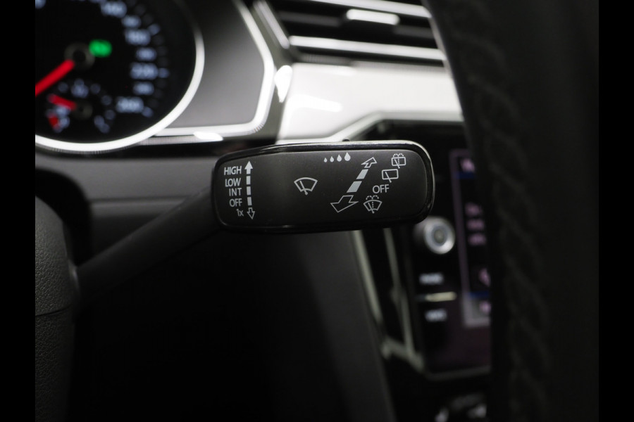 Volkswagen Passat Variant 1.4 TSI PHEV GTE | Panoramadak | Trekhaak | Massage | Camera | Adaptive Cruise | Carplay