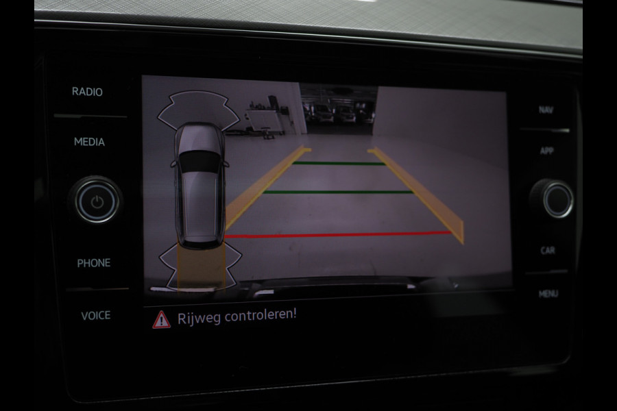 Volkswagen Passat Variant 1.4 TSI PHEV GTE | Panoramadak | Trekhaak | Massage | Camera | Adaptive Cruise | Carplay