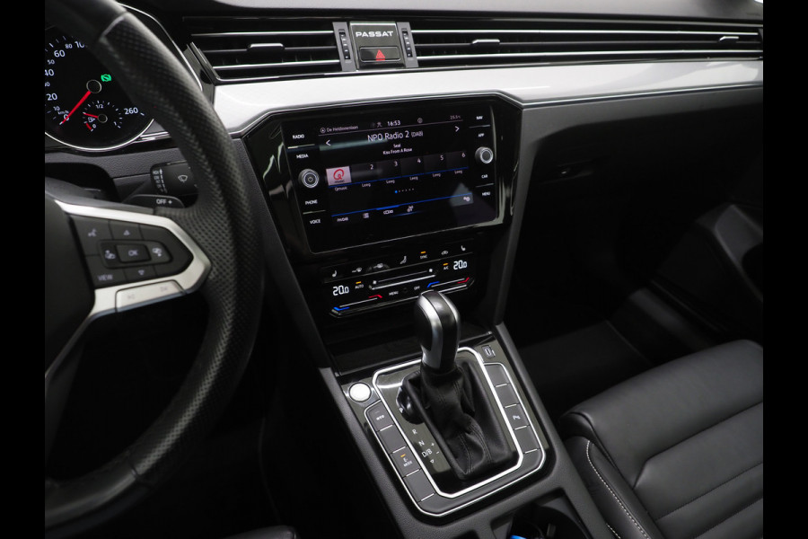 Volkswagen Passat Variant 1.4 TSI PHEV GTE | Panoramadak | Trekhaak | Massage | Camera | Adaptive Cruise | Carplay