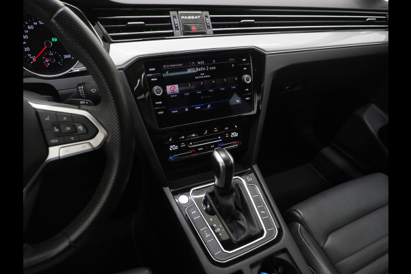 Volkswagen Passat Variant 1.4 TSI PHEV GTE | Panoramadak | Trekhaak | Massage | Camera | Adaptive Cruise | Carplay