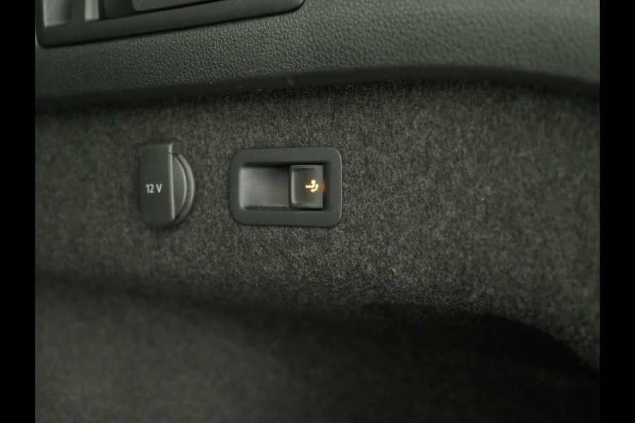 Volkswagen Passat Variant 1.4 TSI PHEV GTE | Panoramadak | Trekhaak | Massage | Camera | Adaptive Cruise | Carplay