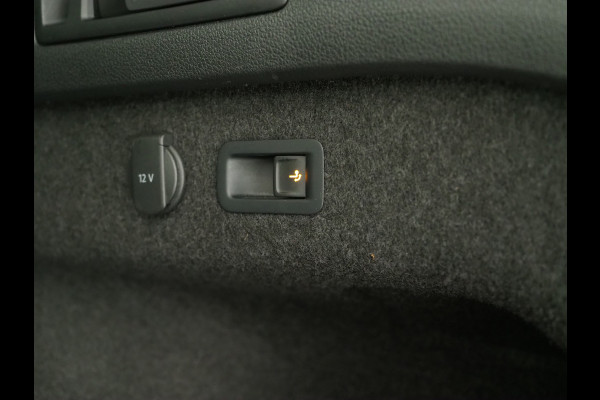 Volkswagen Passat Variant 1.4 TSI PHEV GTE | Panoramadak | Trekhaak | Massage | Camera | Adaptive Cruise | Carplay