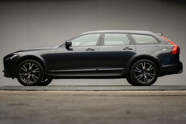 Volvo V90 Cross Country 2.0 T5 Pro Sport (APPLE CARPLAY,NAVI,HEAD-UP DISPLAY,CAMERA,STOEL/STUUR VERWARMING,MEMORY STOELEN,PDC,DAB)