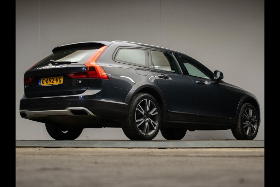 Volvo V90 Cross Country 2.0 T5 Pro Sport (APPLE CARPLAY,NAVI,HEAD-UP DISPLAY,CAMERA,STOEL/STUUR VERWARMING,MEMORY STOELEN,PDC,DAB)