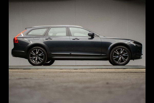 Volvo V90 Cross Country 2.0 T5 Pro Sport (APPLE CARPLAY,NAVI,HEAD-UP DISPLAY,CAMERA,STOEL/STUUR VERWARMING,MEMORY STOELEN,PDC,DAB)