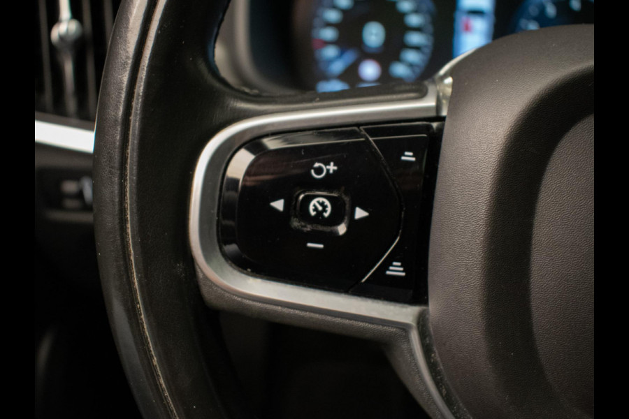 Volvo V90 Cross Country 2.0 T5 Pro Sport (APPLE CARPLAY,NAVI,HEAD-UP DISPLAY,CAMERA,STOEL/STUUR VERWARMING,MEMORY STOELEN,PDC,DAB)