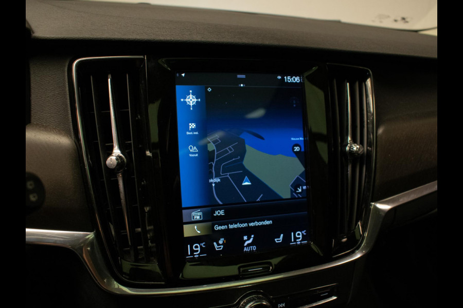 Volvo V90 Cross Country 2.0 T5 Pro Sport (APPLE CARPLAY,NAVI,HEAD-UP DISPLAY,CAMERA,STOEL/STUUR VERWARMING,MEMORY STOELEN,PDC,DAB)
