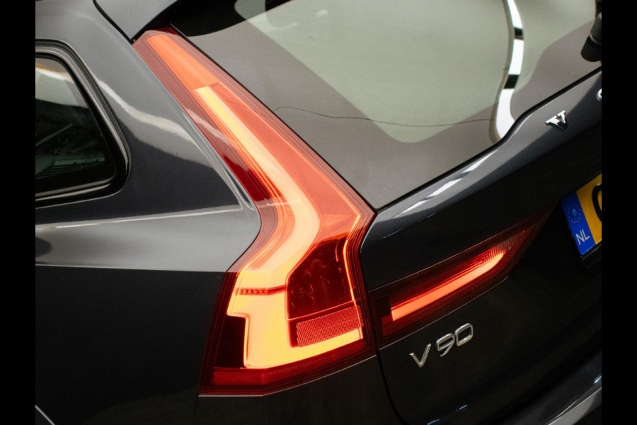 Volvo V90 Cross Country 2.0 T5 Pro Sport (APPLE CARPLAY,NAVI,HEAD-UP DISPLAY,CAMERA,STOEL/STUUR VERWARMING,MEMORY STOELEN,PDC,DAB)