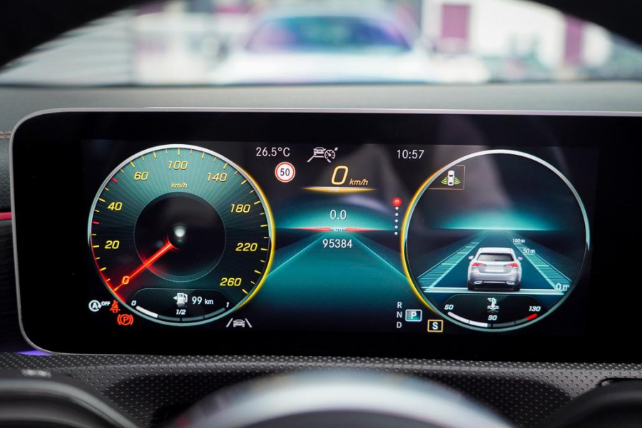 Mercedes-Benz A-Klasse AMG 35 4MATIC Edition 1 / Pano / Adaptive Cruise / Burmester
