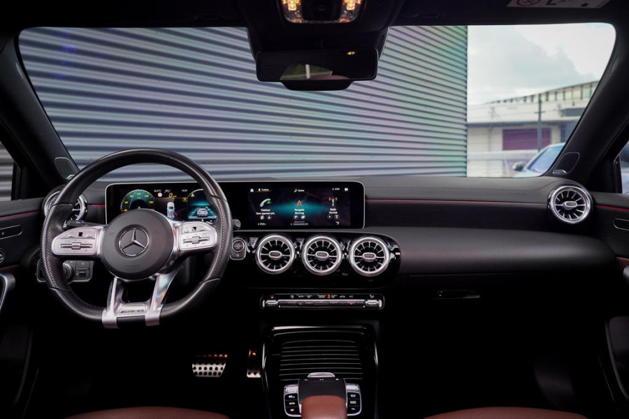 Mercedes-Benz A-Klasse AMG 35 4MATIC Edition 1 / Pano / Adaptive Cruise / Burmester