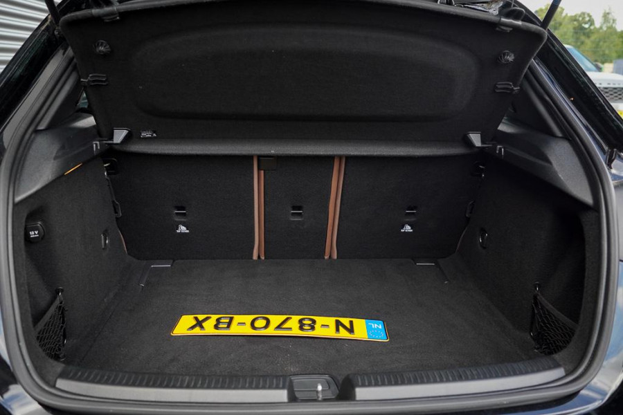 Mercedes-Benz A-Klasse AMG 35 4MATIC Edition 1 / Pano / Adaptive Cruise / Burmester