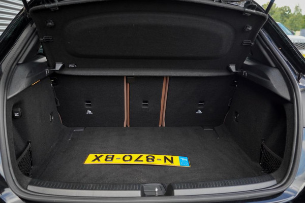 Mercedes-Benz A-Klasse AMG 35 4MATIC Edition 1 / Pano / Adaptive Cruise / Burmester