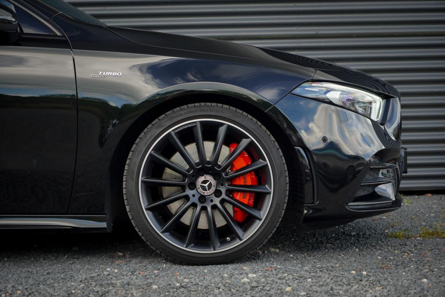 Mercedes-Benz A-Klasse AMG 35 4MATIC Edition 1 / Pano / Adaptive Cruise / Burmester