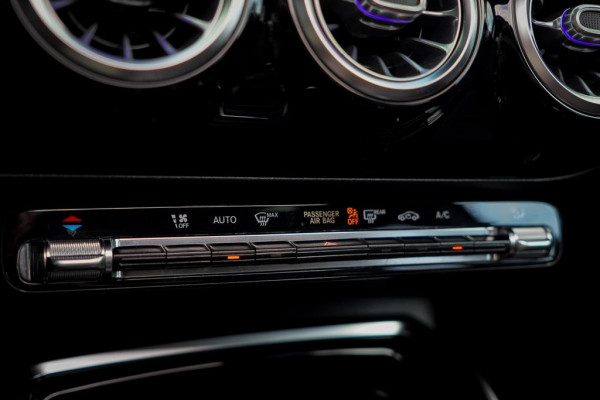 Mercedes-Benz A-Klasse AMG 35 4MATIC Edition 1 / Pano / Adaptive Cruise / Burmester