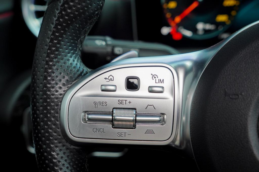 Mercedes-Benz A-Klasse AMG 35 4MATIC Edition 1 / Pano / Adaptive Cruise / Burmester