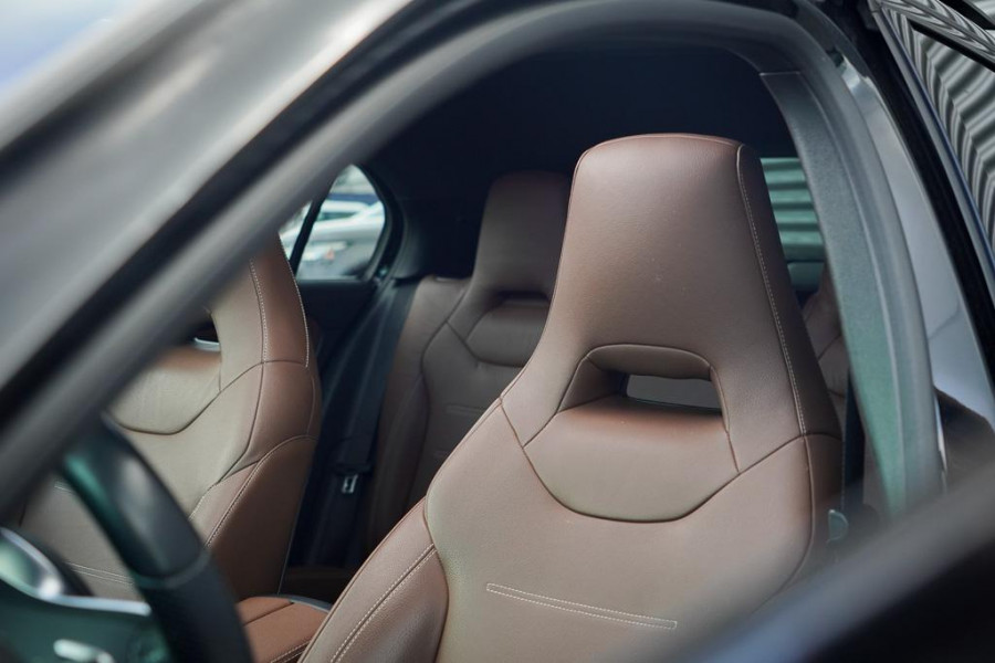 Mercedes-Benz A-Klasse AMG 35 4MATIC Edition 1 / Pano / Adaptive Cruise / Burmester