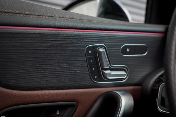 Mercedes-Benz A-Klasse AMG 35 4MATIC Edition 1 / Pano / Adaptive Cruise / Burmester
