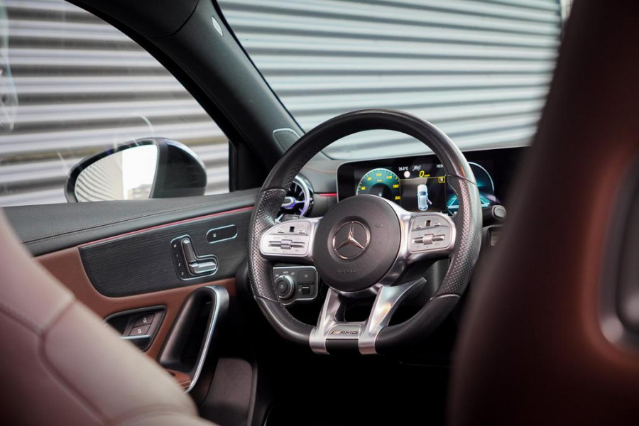 Mercedes-Benz A-Klasse AMG 35 4MATIC Edition 1 / Pano / Adaptive Cruise / Burmester