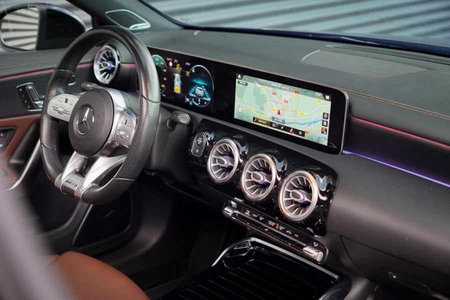 Mercedes-Benz A-Klasse AMG 35 4MATIC Edition 1 / Pano / Adaptive Cruise / Burmester