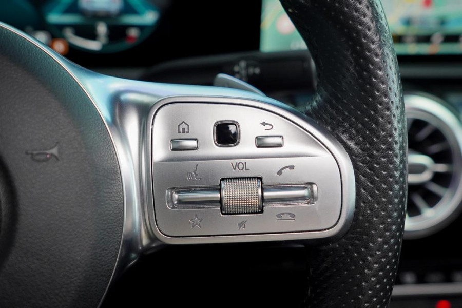 Mercedes-Benz A-Klasse AMG 35 4MATIC Edition 1 / Pano / Adaptive Cruise / Burmester