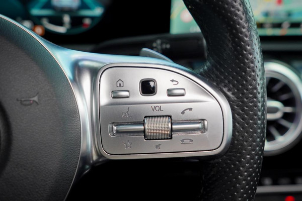 Mercedes-Benz A-Klasse AMG 35 4MATIC Edition 1 / Pano / Adaptive Cruise / Burmester