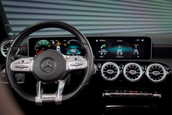 Mercedes-Benz A-Klasse AMG 35 4MATIC Edition 1 / Pano / Adaptive Cruise / Burmester