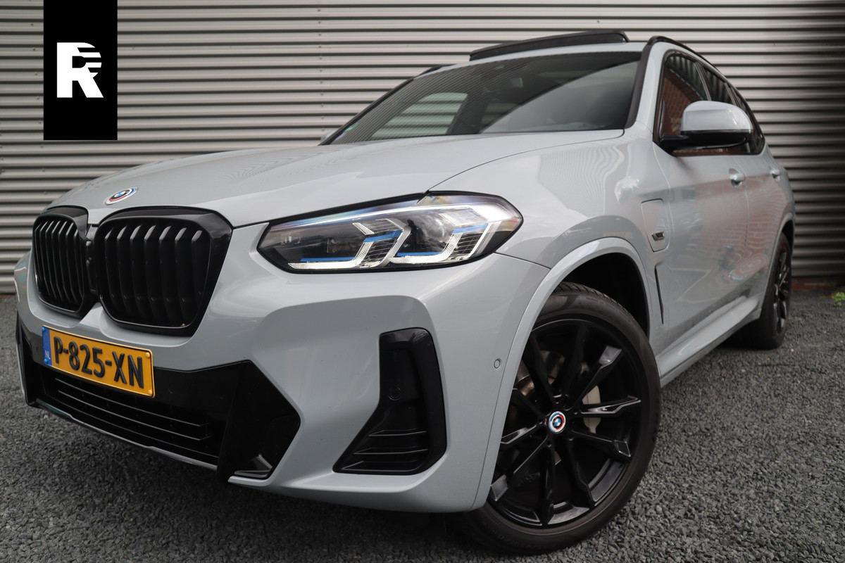BMW X3 xDrive30e M-Sport Panorama / 360 camera / Head-Up / Trekhaak / HiFi / Blackline / BMW X3 xDrive30e M-Sport Panorama / 360 camera / Head-Up / Trekhaak / HiFi / Blackline /