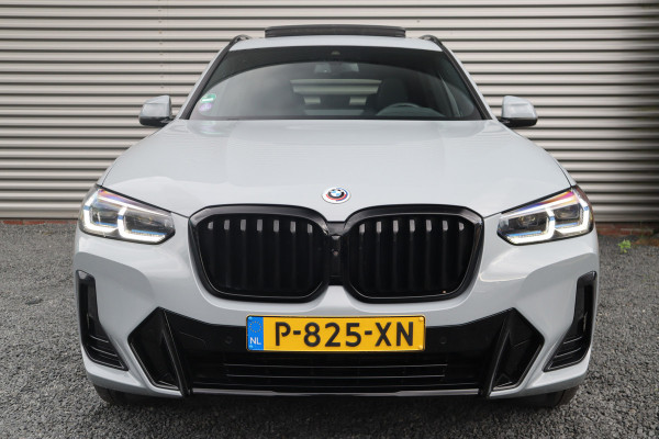 BMW X3 xDrive30e M-Sport Panorama / 360 camera / Head-Up / Trekhaak / HiFi / Blackline /