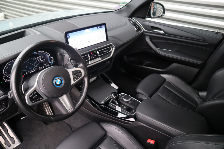 BMW X3 xDrive30e M-Sport Panorama / 360 camera / Head-Up / Trekhaak / HiFi / Blackline /