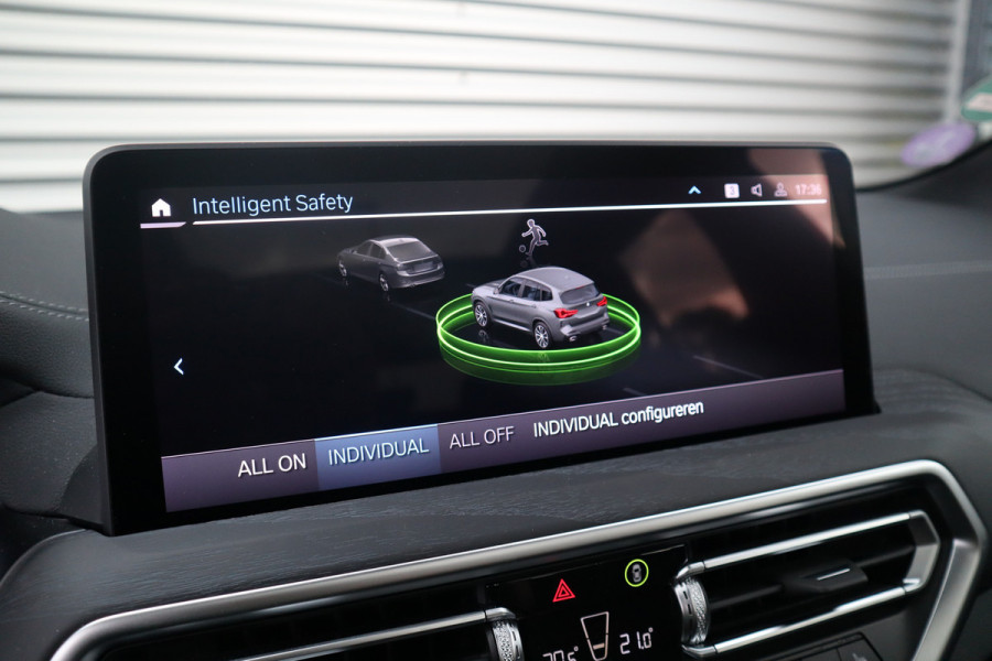 BMW X3 xDrive30e M-Sport Panorama / 360 camera / Head-Up / Trekhaak / HiFi / Blackline /