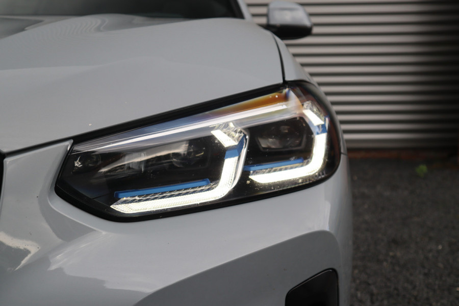 BMW X3 xDrive30e M-Sport Panorama / 360 camera / Head-Up / Trekhaak / HiFi / Blackline /
