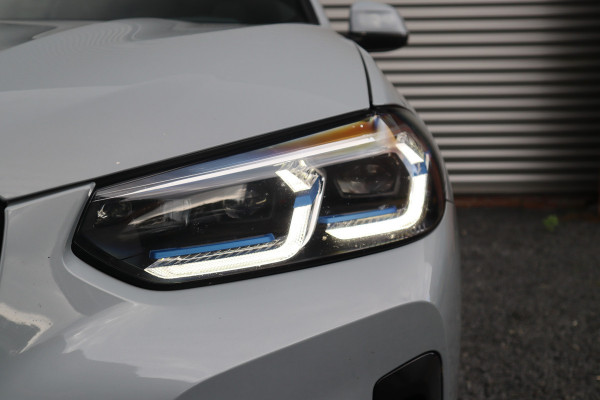 BMW X3 xDrive30e M-Sport Panorama / 360 camera / Head-Up / Trekhaak / HiFi / Blackline /