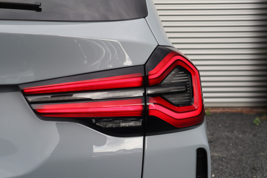 BMW X3 xDrive30e M-Sport Panorama / 360 camera / Head-Up / Trekhaak / HiFi / Blackline /