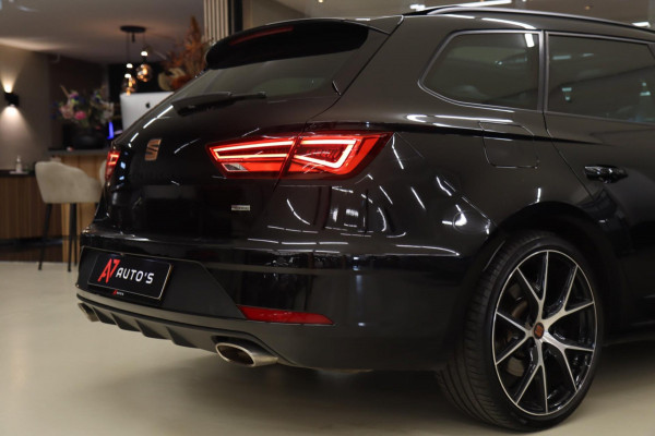 Seat León ST 2.0 TSI 4DRIVE CUPRA /CARPLAY/CAM/PANO/STOELV/BOMVOLL
