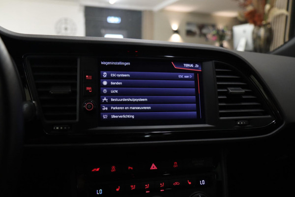 Seat León ST 2.0 TSI 4DRIVE CUPRA /CARPLAY/CAM/PANO/STOELV/BOMVOLL