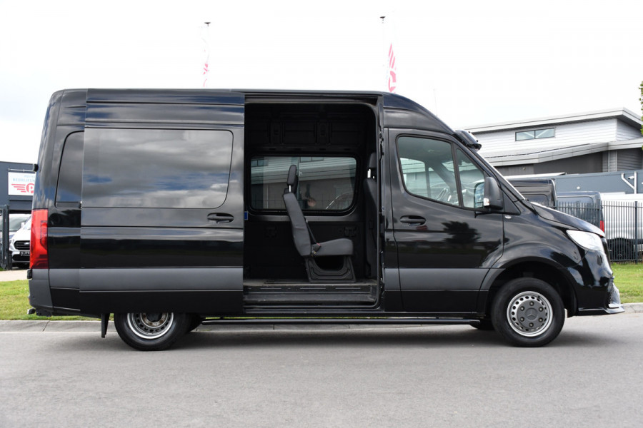 Mercedes-Benz Sprinter 519 V6 3.0 CDI DC L2H2 Black Edition Luchtvering, 360 Camera, 3500kg Trekhaak, Dubbel Cabine, 190PK, 10,5'' Mbux, NAVI, Automaat, UNIEK!