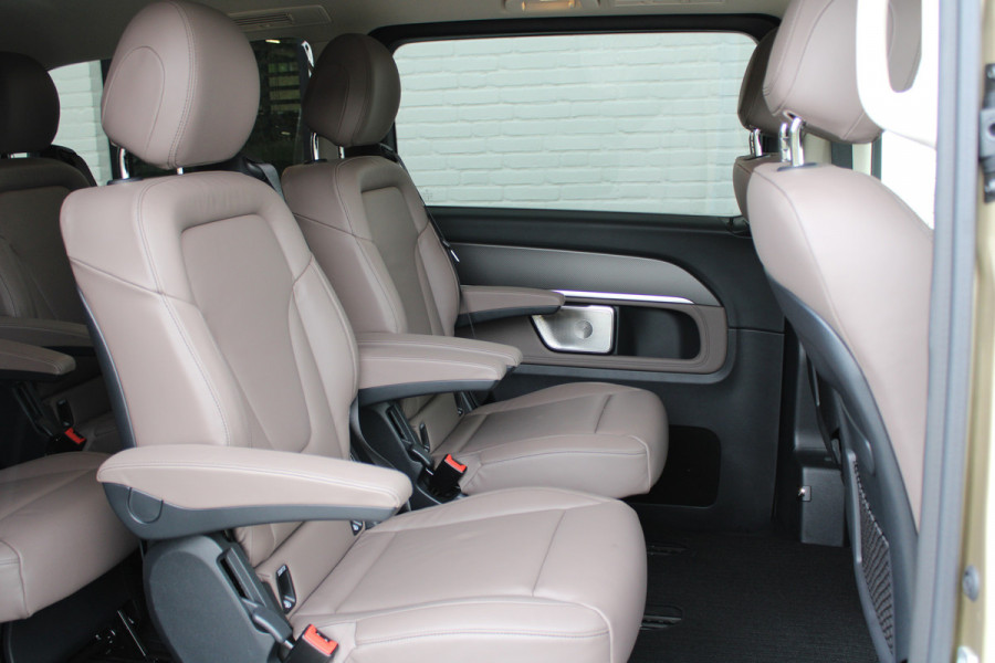 Mercedes-Benz V-Klasse 300d Lang / Exclusive / 6-persoons / Marge Auto / Luchtvering / Burmester / Elec Stoel / Vol Opties / NIEUWSTAAT