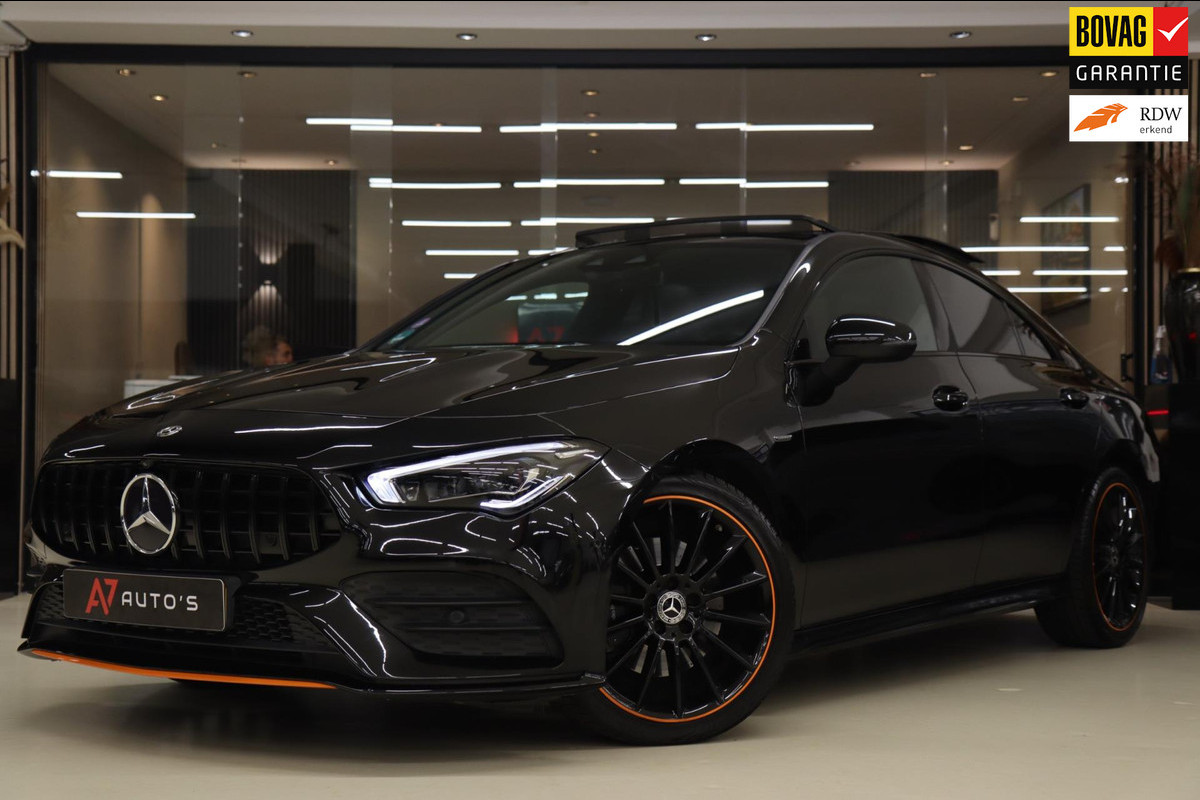 Mercedes-Benz CLA-Klasse 220 AMG ORANGE EDITION Pano/Memory/Sfeer/Camera/Laneassist/HUD/BOMVOL Mercedes-Benz CLA-Klasse 220 AMG ORANGE EDITION Pano/Memory/Sfeer/Camera/Laneassist/HUD/BOMVOL