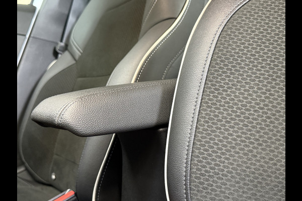 Renault Clio 1.3 TCe 130 PK | Edition One | VERKOCHT! Groot navi | Bose | 17" | Camera | Stuur & Stoel verwarming | 100% Onderhouden!