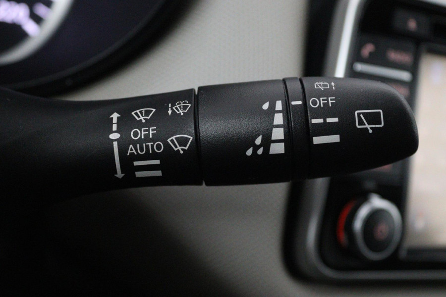 Nissan Micra 0.9 IG-T N-Connecta (ACHTERUITRIJCAMERA, PARKEERSENSOREN, NAVIGATIE, CRUISE CONTROL, BLUETOOTH, NL-AUTO)
