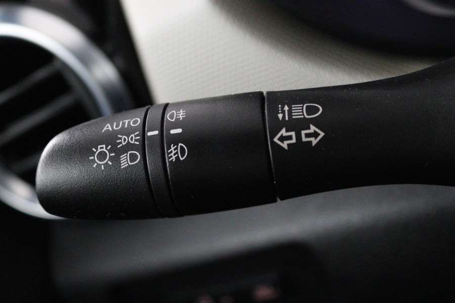 Nissan Micra 0.9 IG-T N-Connecta (ACHTERUITRIJCAMERA, PARKEERSENSOREN, NAVIGATIE, CRUISE CONTROL, BLUETOOTH, NL-AUTO)