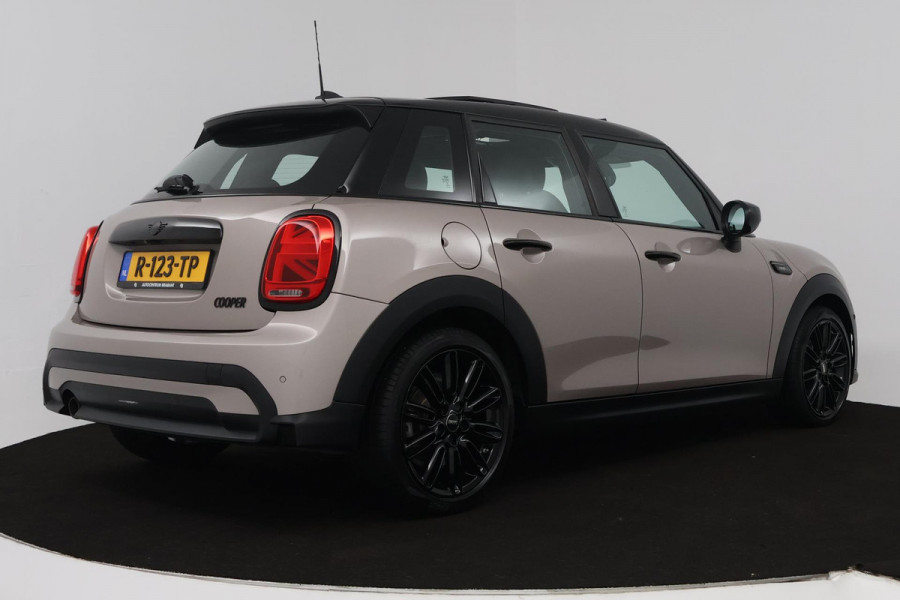 MINI Mini 1.5 Cooper Camden Plus Edition (PANORAMADAK, ACHTERUITRIJCAMERA, HEAD-UP, H&K AUDIO, SFEERVERLICHTING, STOELVERWARMING)