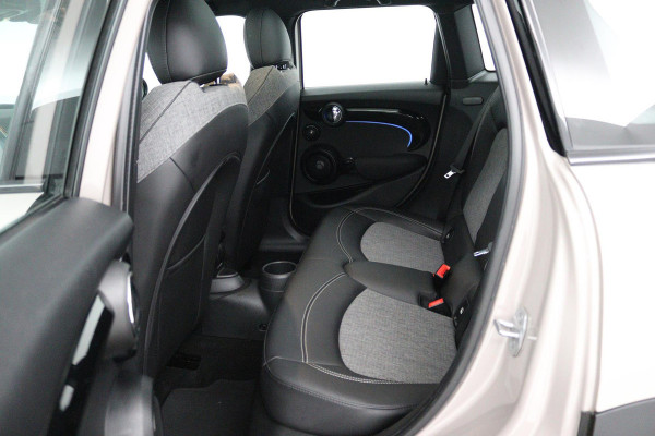 MINI Mini 1.5 Cooper Camden Plus Edition (PANORAMADAK, ACHTERUITRIJCAMERA, HEAD-UP, H&K AUDIO, SFEERVERLICHTING, STOELVERWARMING)