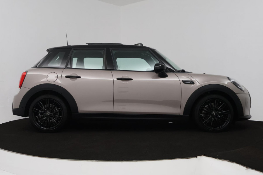 MINI Mini 1.5 Cooper Camden Plus Edition (PANORAMADAK, ACHTERUITRIJCAMERA, HEAD-UP, H&K AUDIO, SFEERVERLICHTING, STOELVERWARMING)