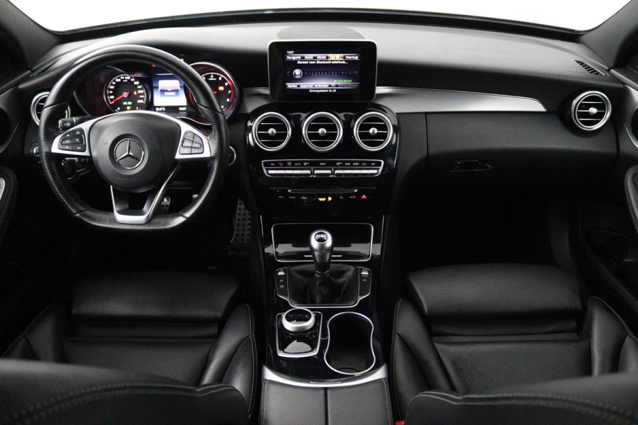 Mercedes-Benz C-Klasse Estate 160 AMG Sport Edition (TREKHAAK, STOELVERWARMING, NAVIGATIE, PARKEERSENSOREN, NAVIGATIE, NL-AUTO)